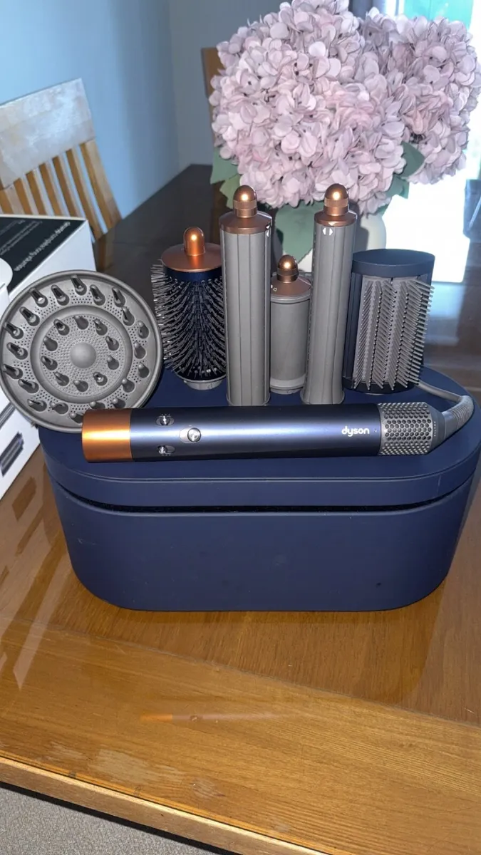 Dyson Airwrap - Image 1