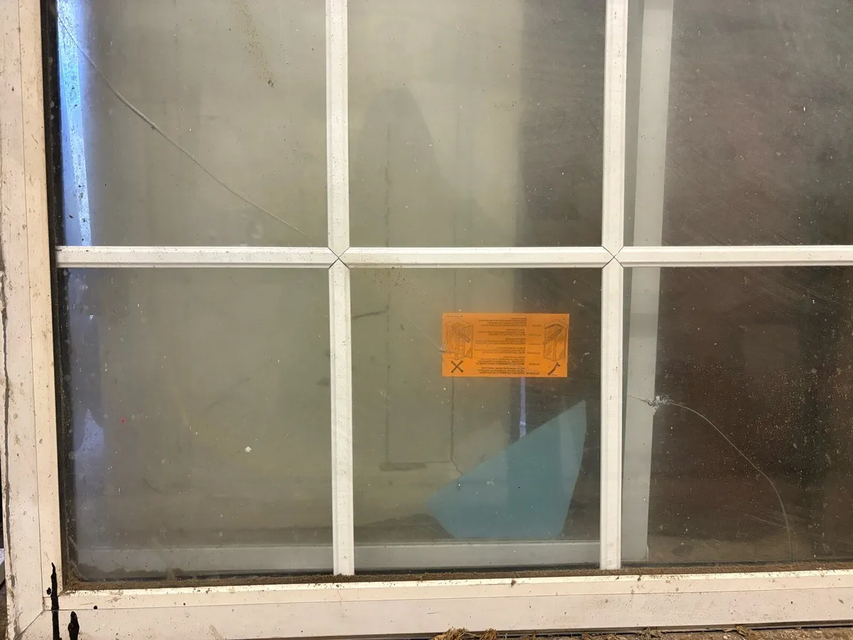 2 x Windows - Image 2