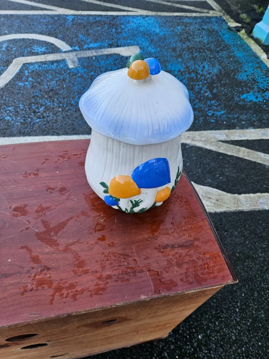 Vintage Arnels Ceramic Mushroom Pot - Image 2