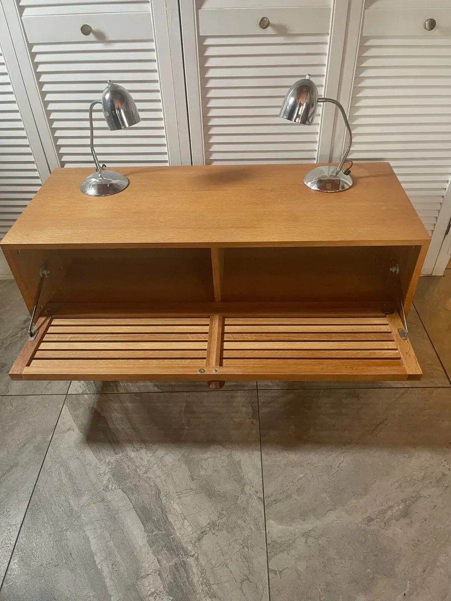 Mid century style media chest - Image 3