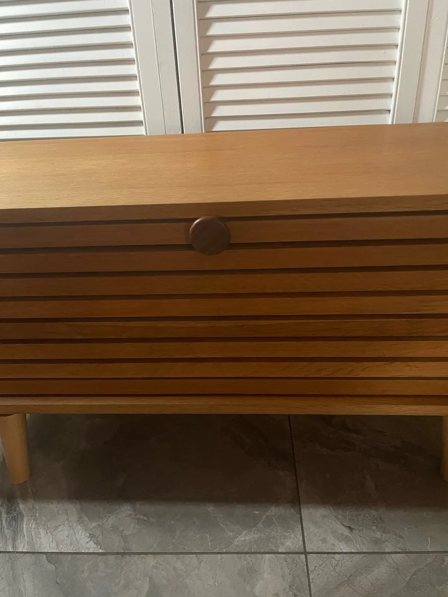 Mid century style media chest - Image 4