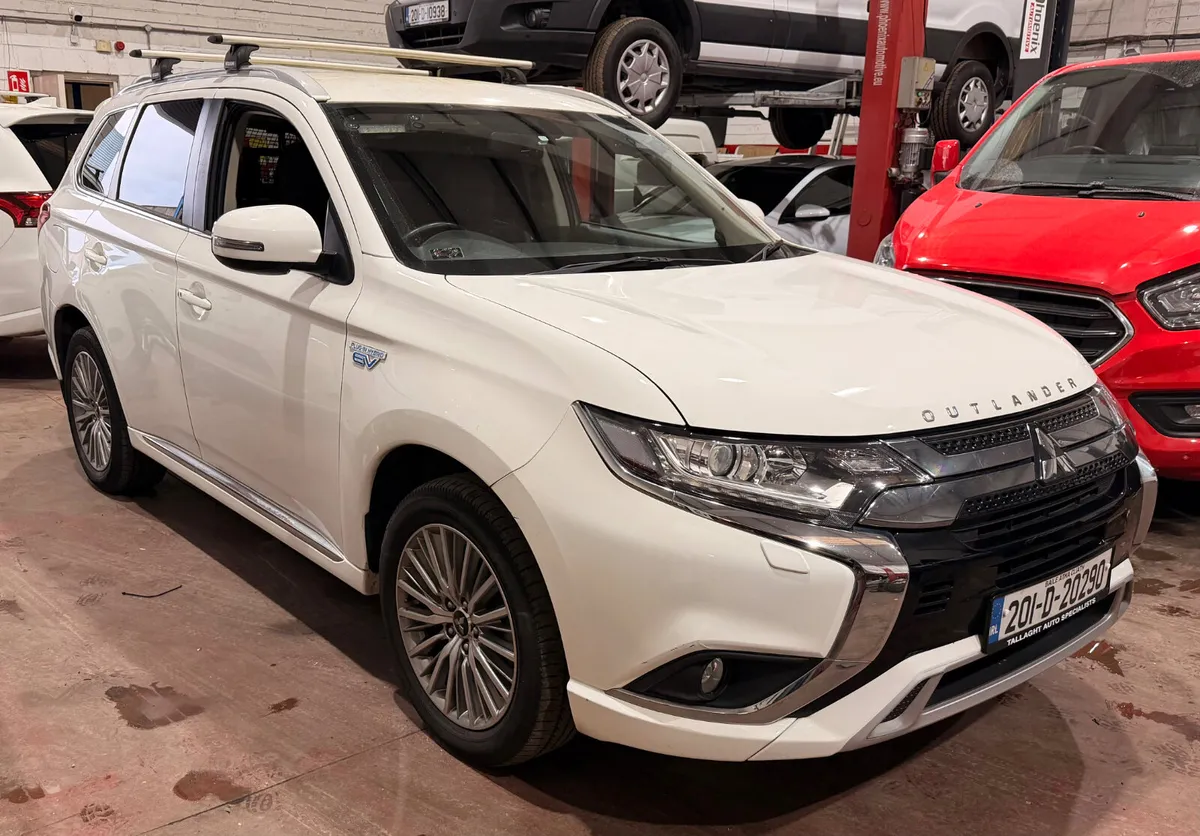 2020 Mitsubishi Outlander Petrol Hybrid 41km’s