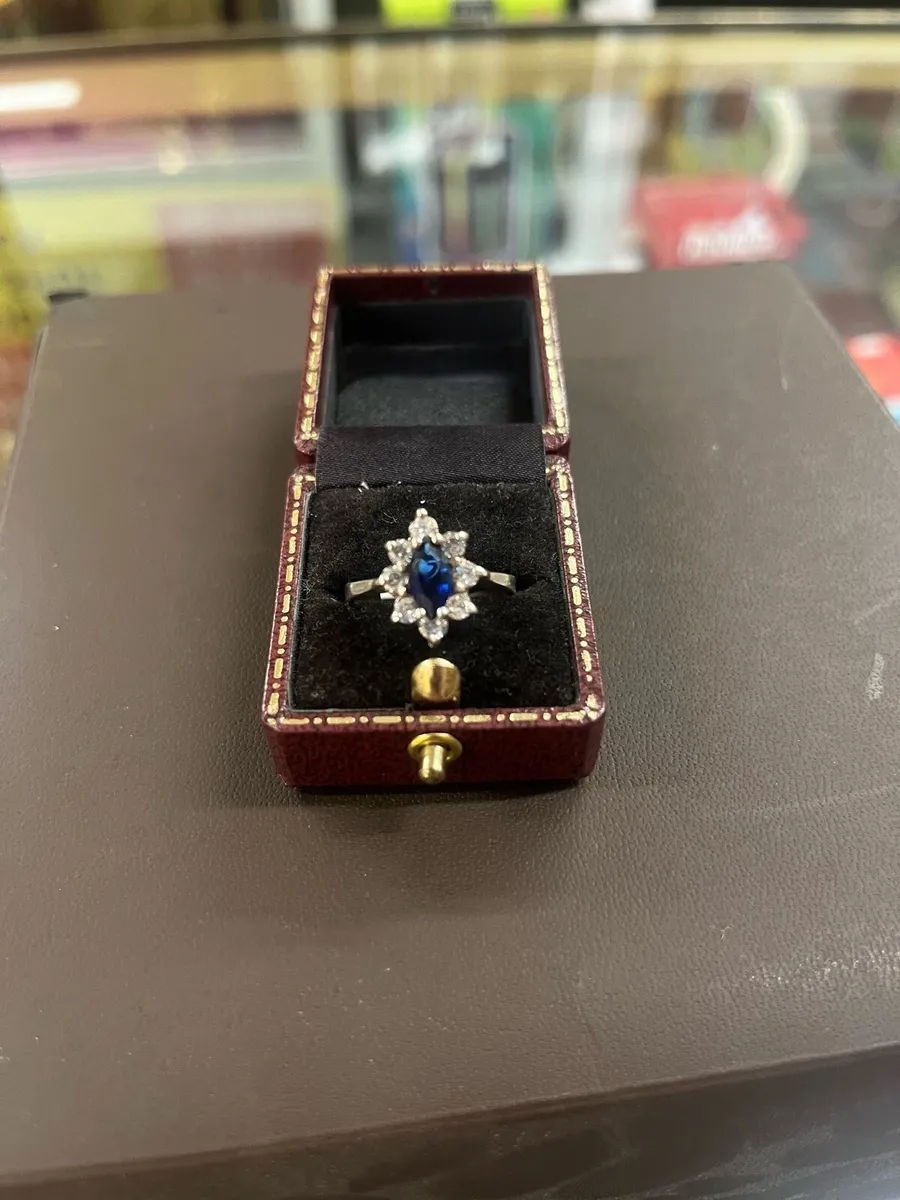 Sterling silver CZ ring. - Image 1