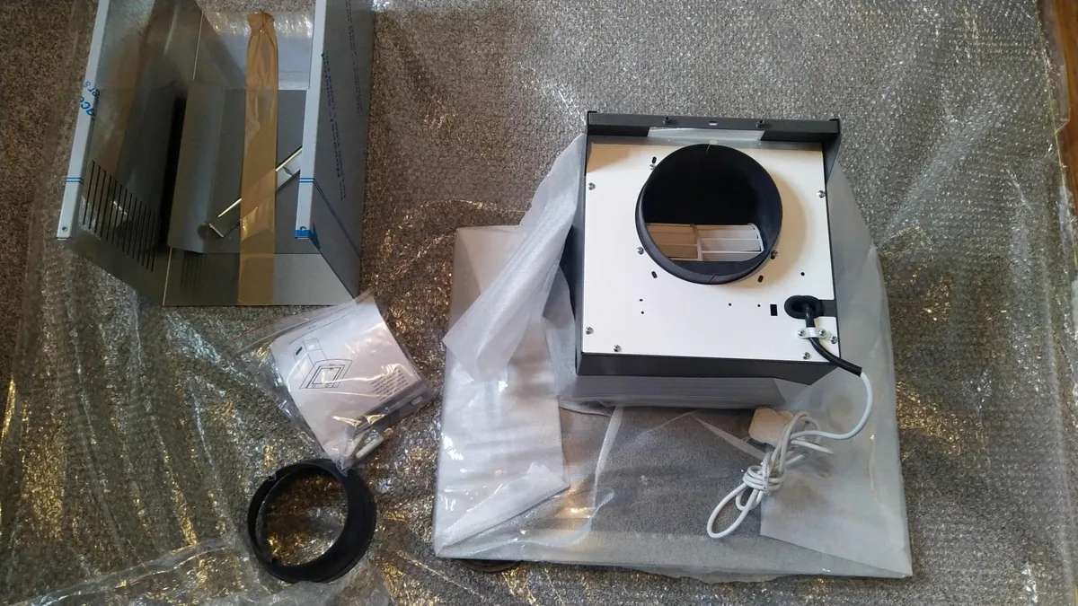 Luxair 60cm Curved Glass S/Steel Chimney Extractor - Image 1