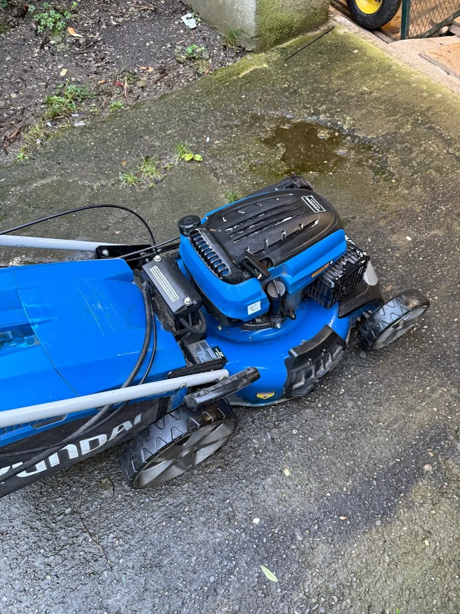 Petrol Lawnmower - Hyundai Self Propelled - Image 3