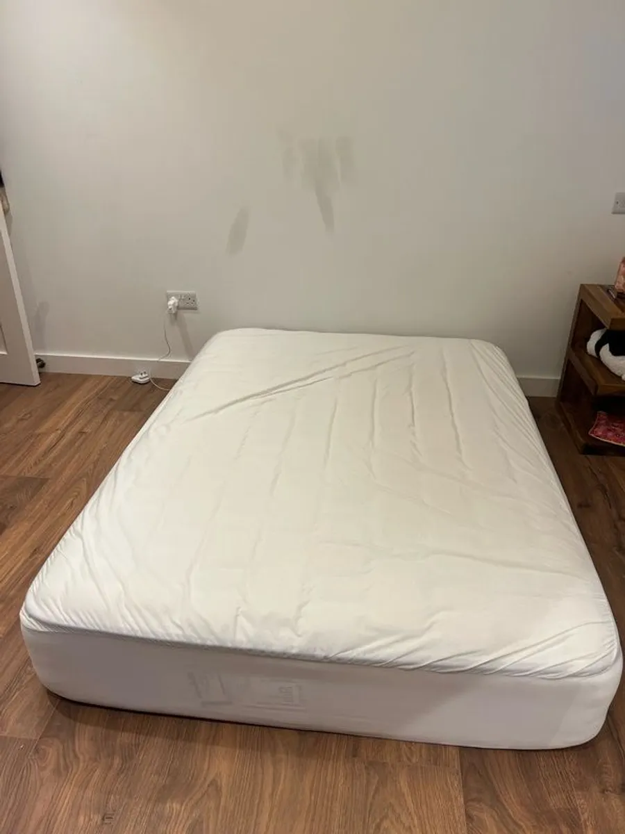 King Koil Might Original 4ft6 Mattress - Lightly Used, Excellent Condition - Image 4
