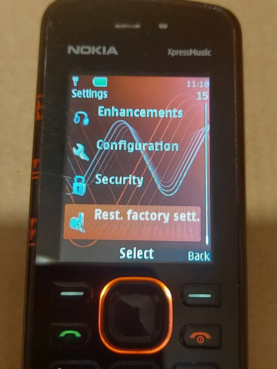 Nokia Express Music Model 5220 mobile phone - Image 2