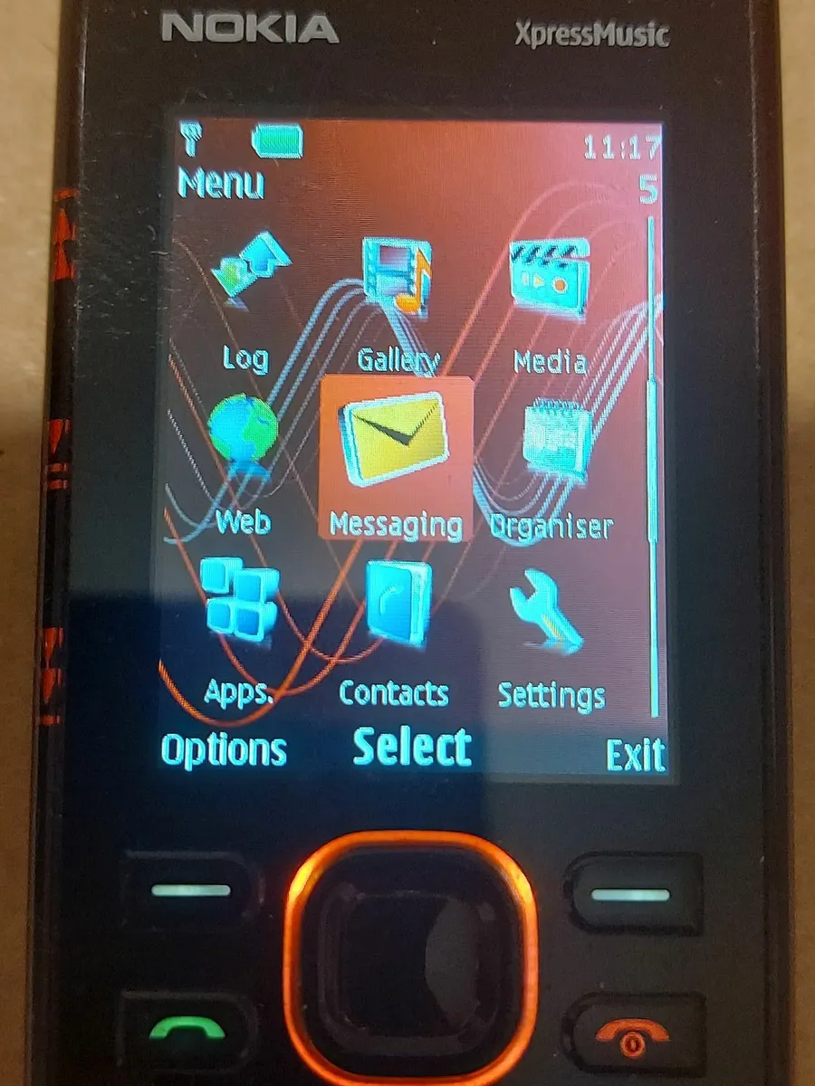 Nokia Express Music Model 5220 mobile phone - Image 3