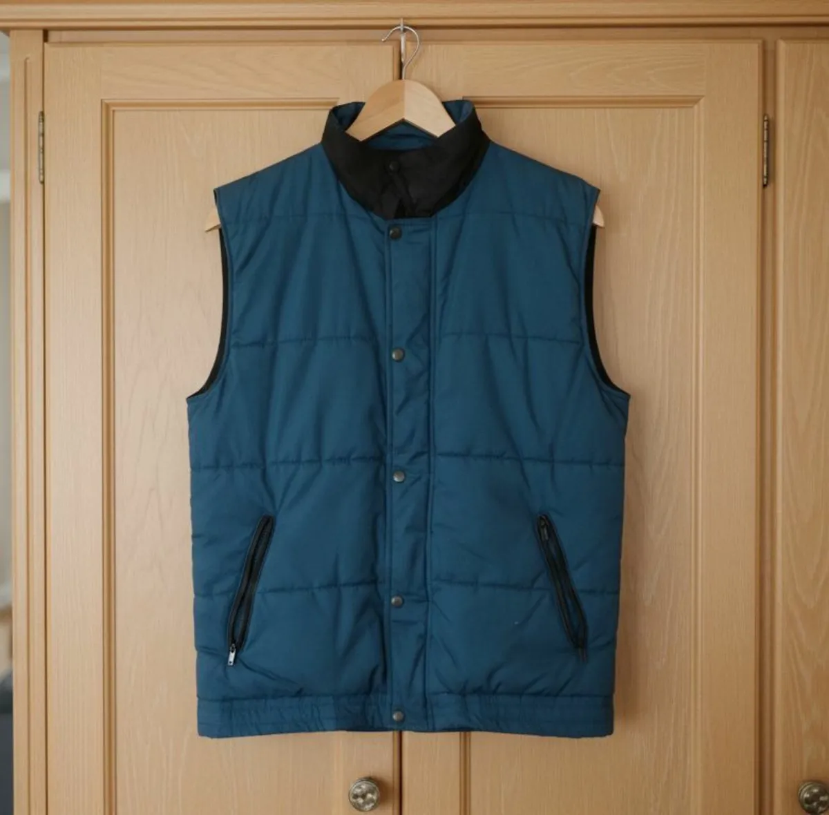 Men’s Reversible Lightweight Padded Gilet - Image 2