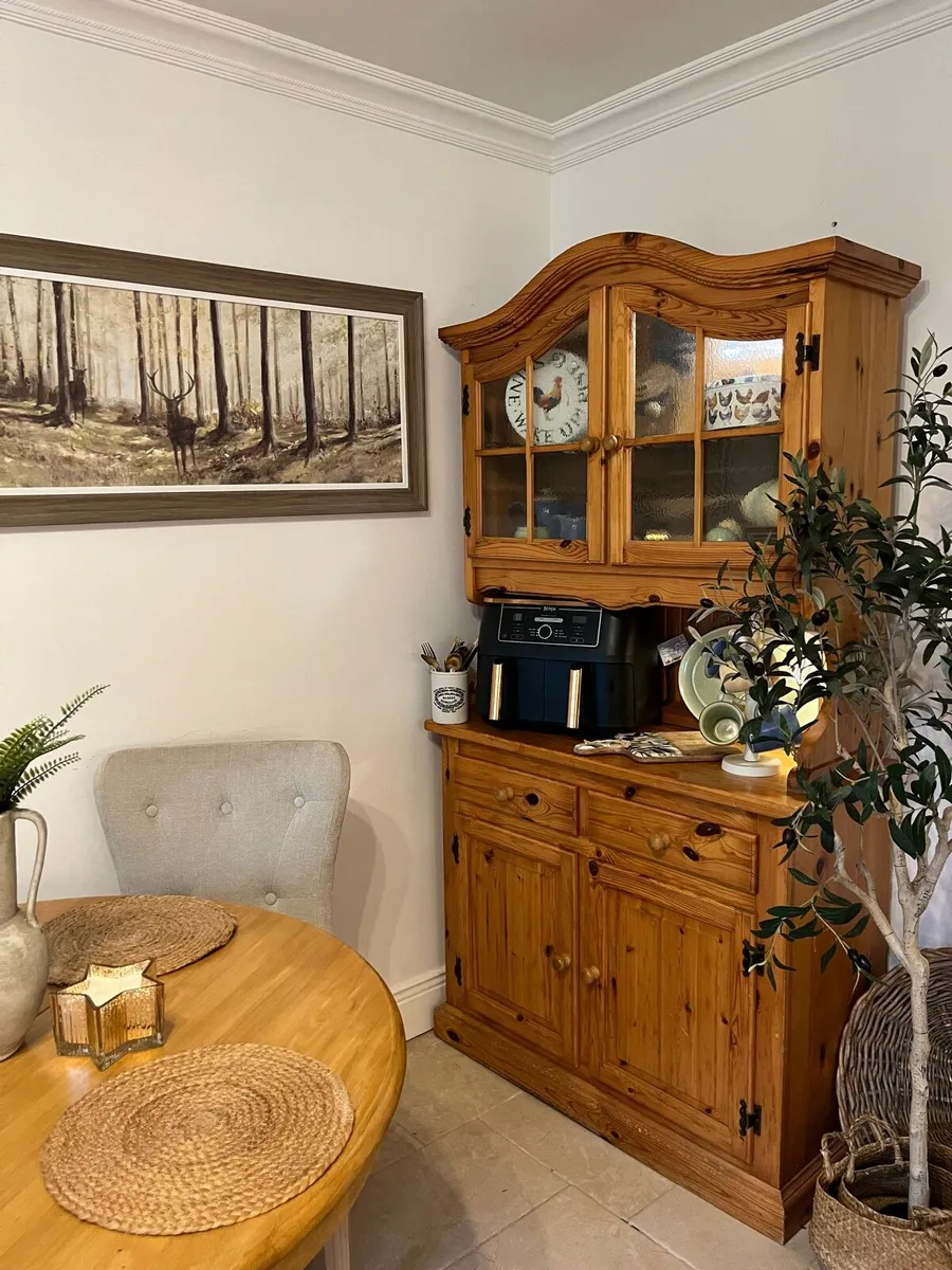 Dresser / unit - Image 1