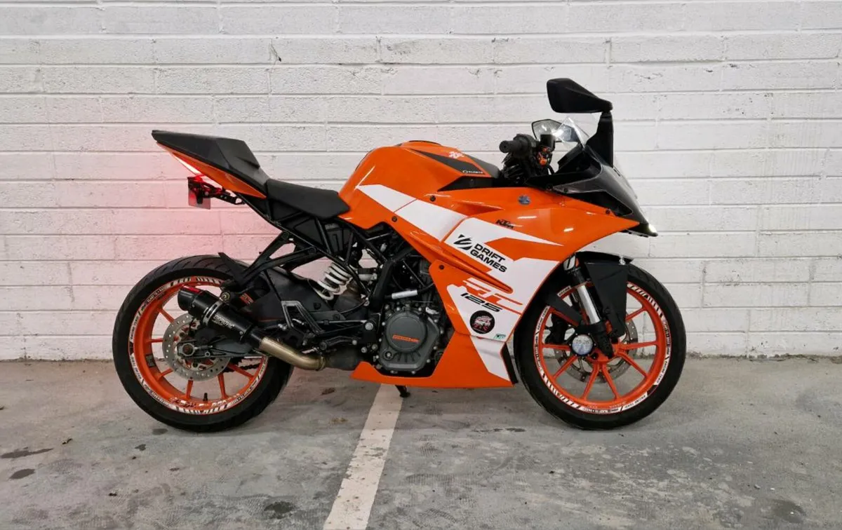 KTM RC125 - Image 1