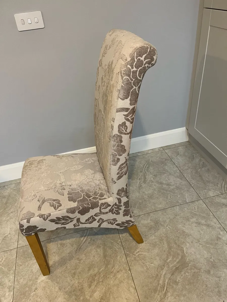 Solid Oak Dining Table & 6 Upholstered Chairs - Image 2