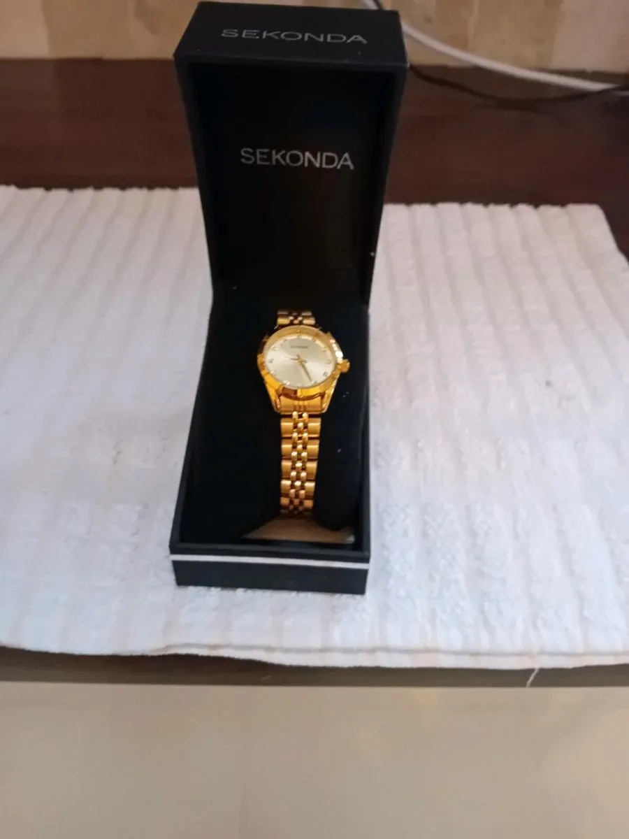 SEKONDA LADIES WATCH