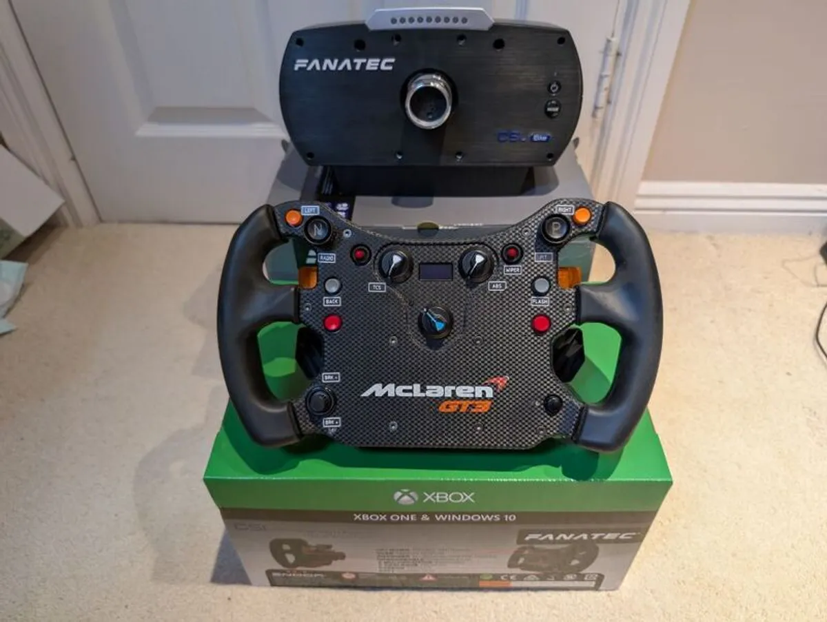 Fanatec CLS Elite v1.1 base & McLaren GT3 wheel V1 - Image 1