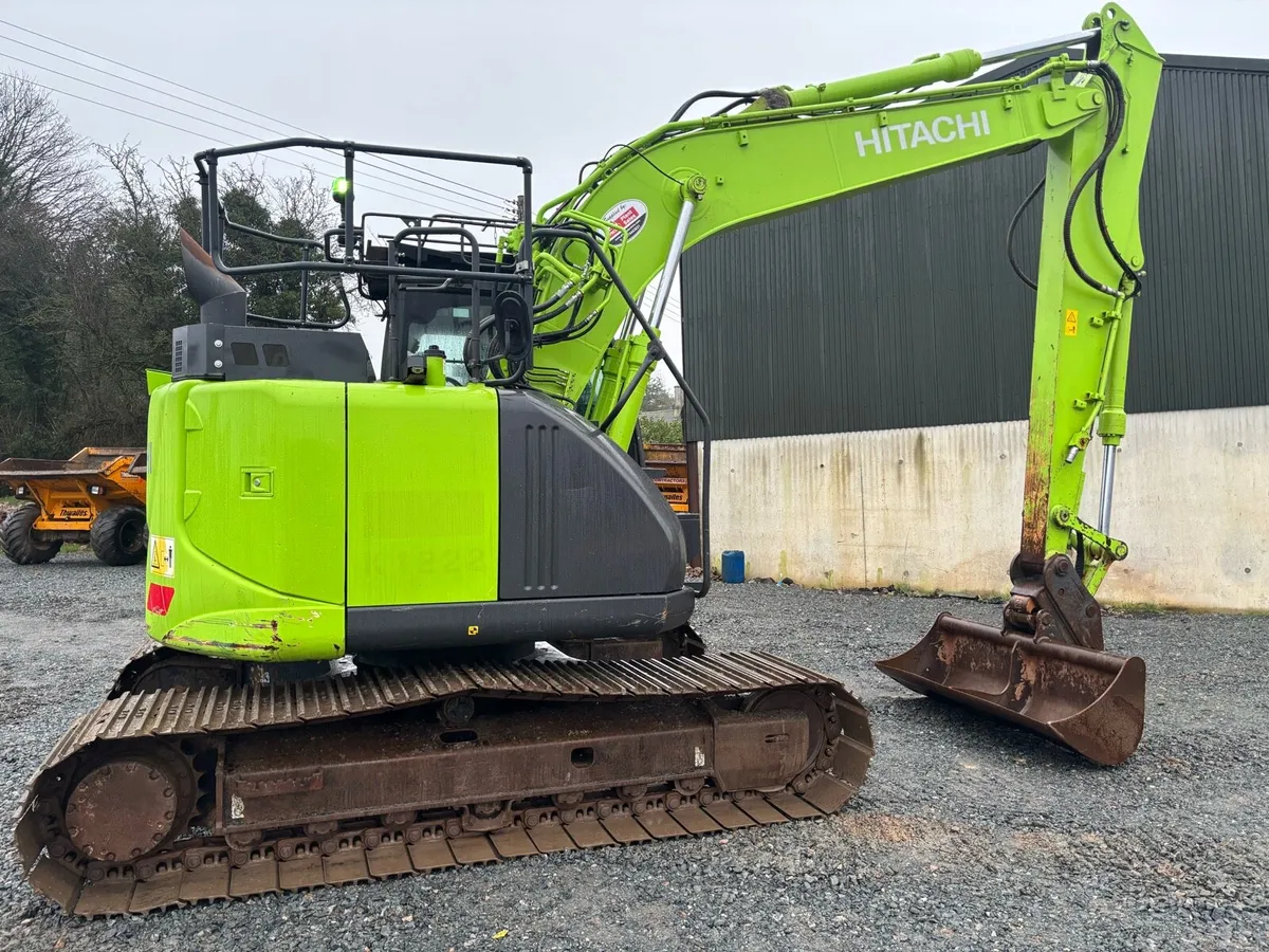 Hitachi 135 digger not case Kubota jcb cat Doosan - Image 2