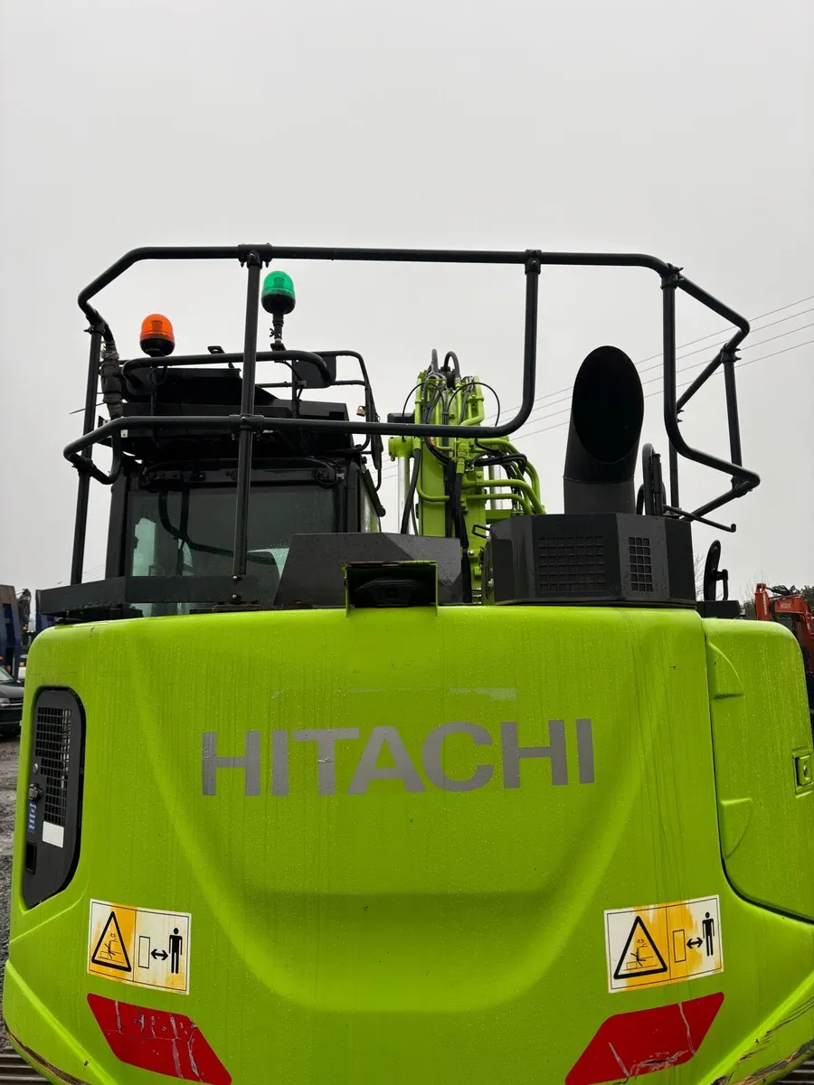 Hitachi 135 digger not case Kubota jcb cat Doosan - Image 3