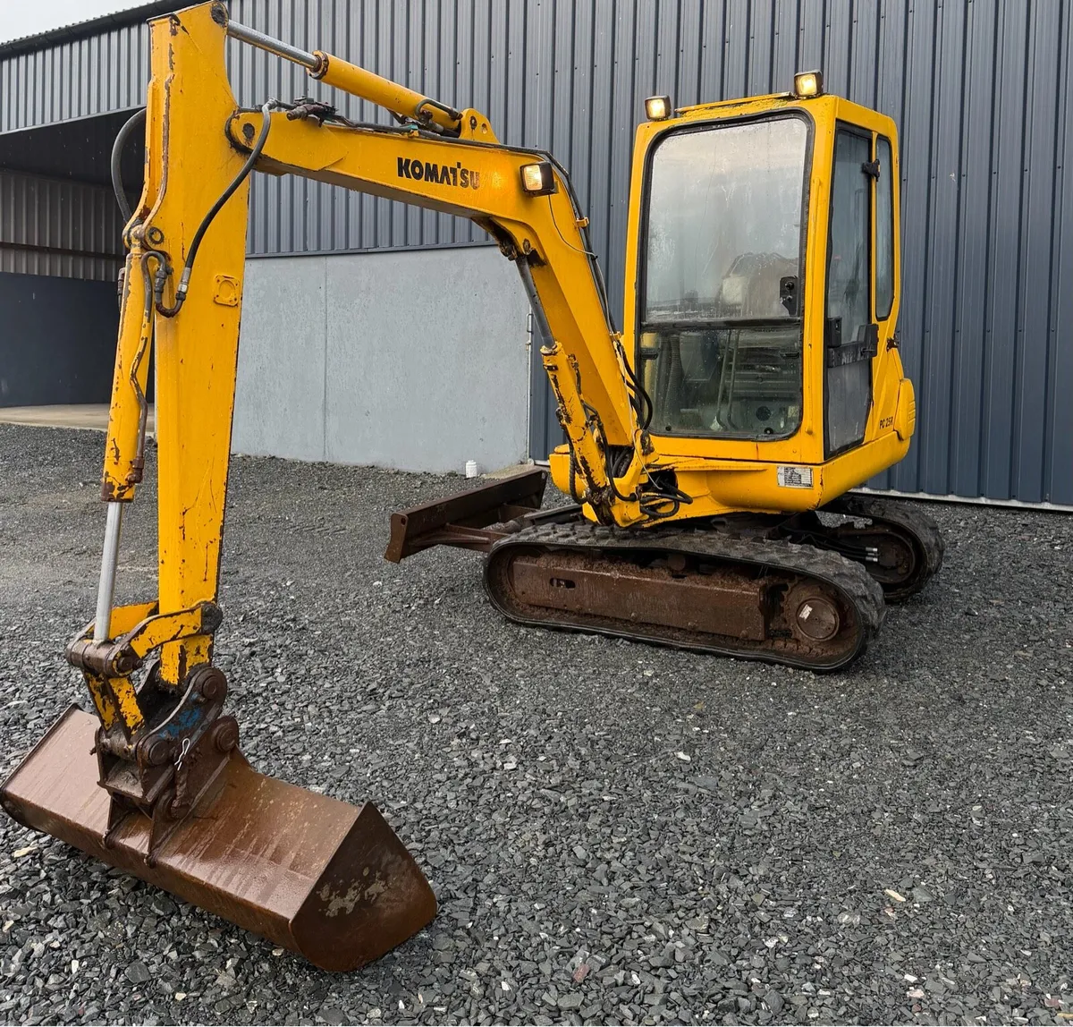 Komatsu mini digger excavator - Image 1