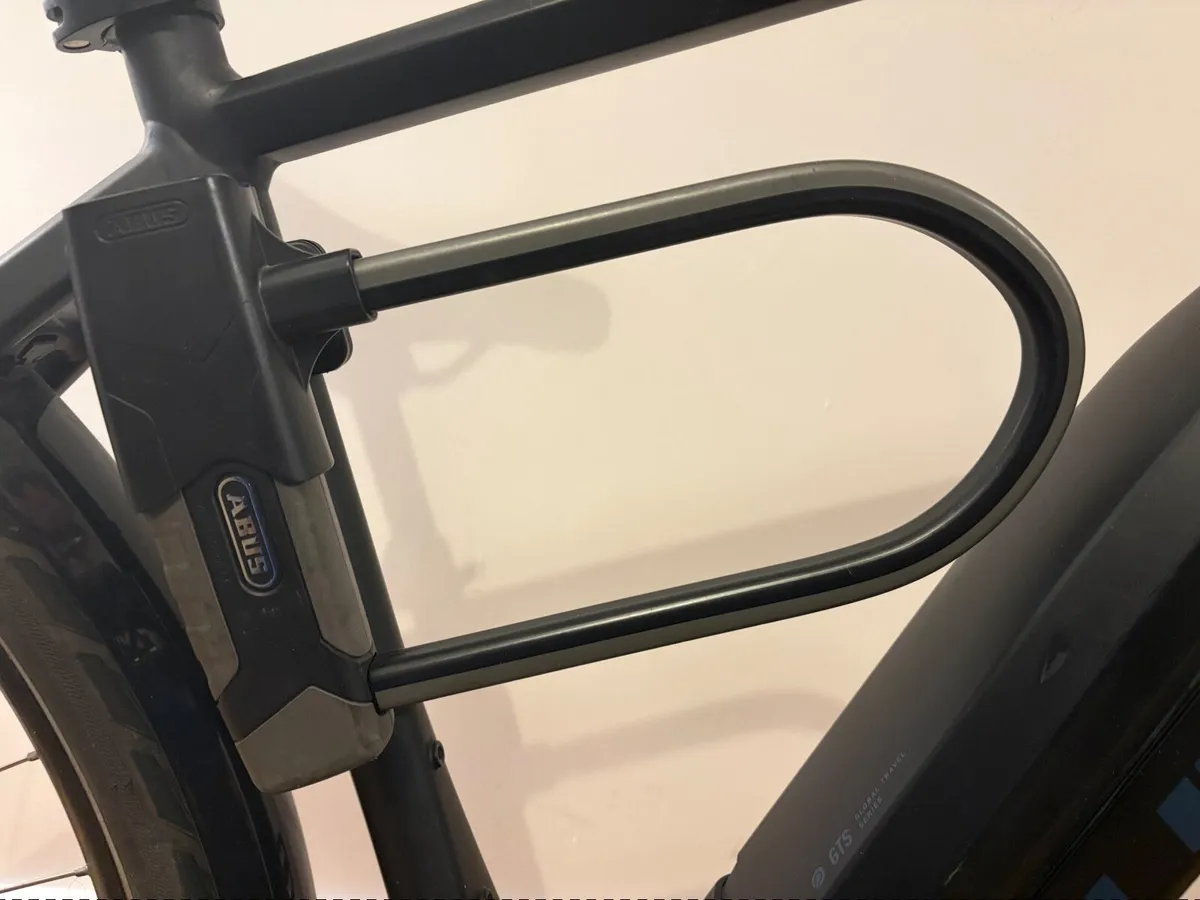 Cube Touring Hybrid One 400 Electric Bike Bicycle - Image 3