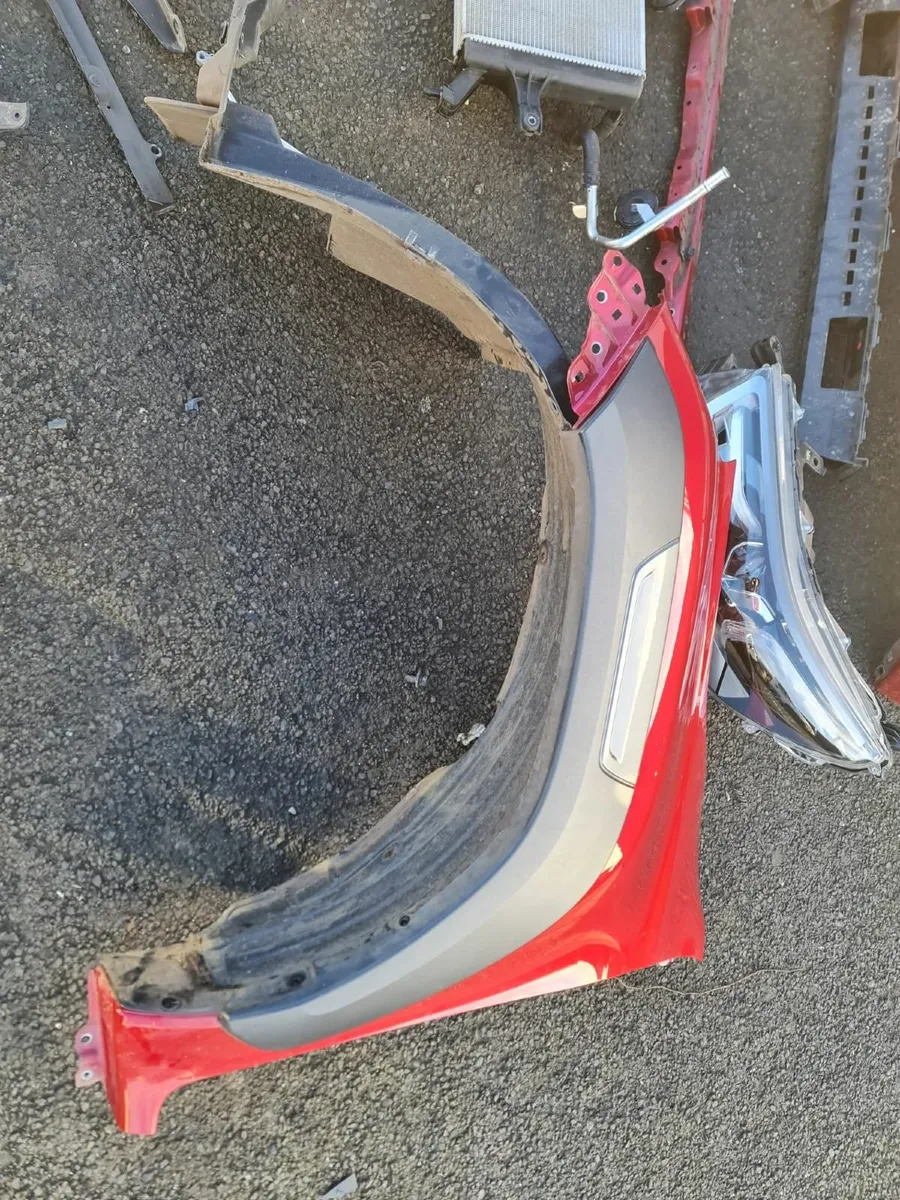 Toyota Hilux front end - Image 4