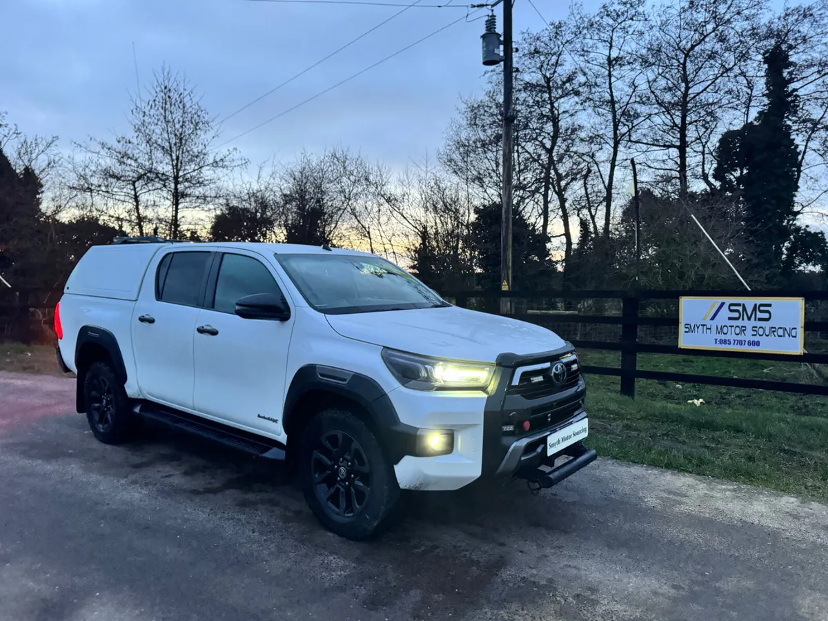211 Toyota Hilux Invincible X 2.8L LOOK***** - Image 1