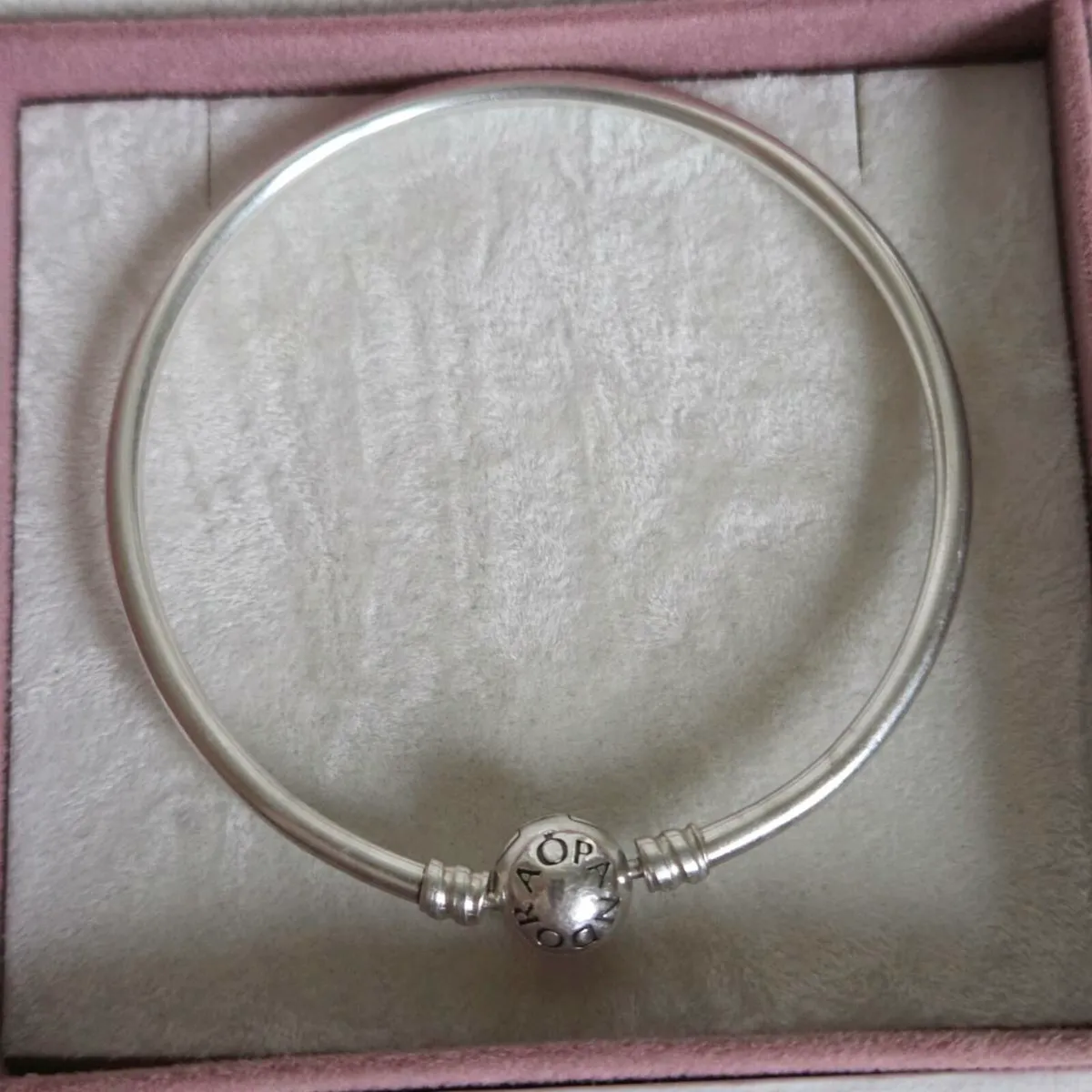 Pandora bracelet moments claps in great condition - Image 3