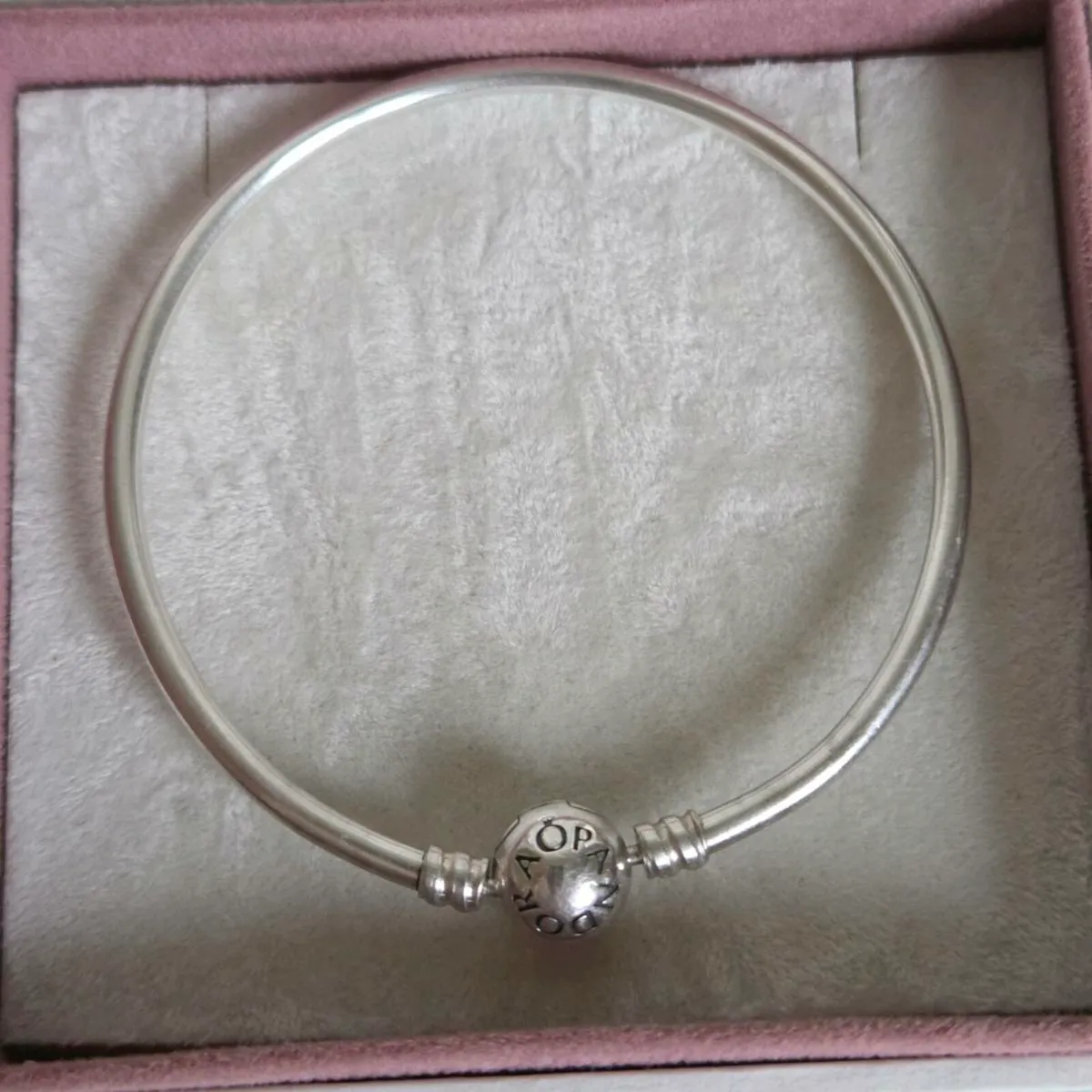 Pandora bracelet moments claps in great condition - Image 4