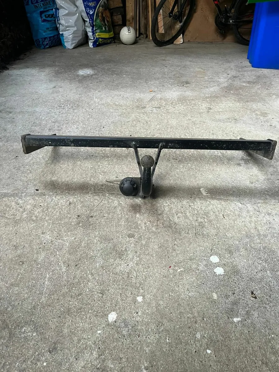 Tow hitch - Image 2