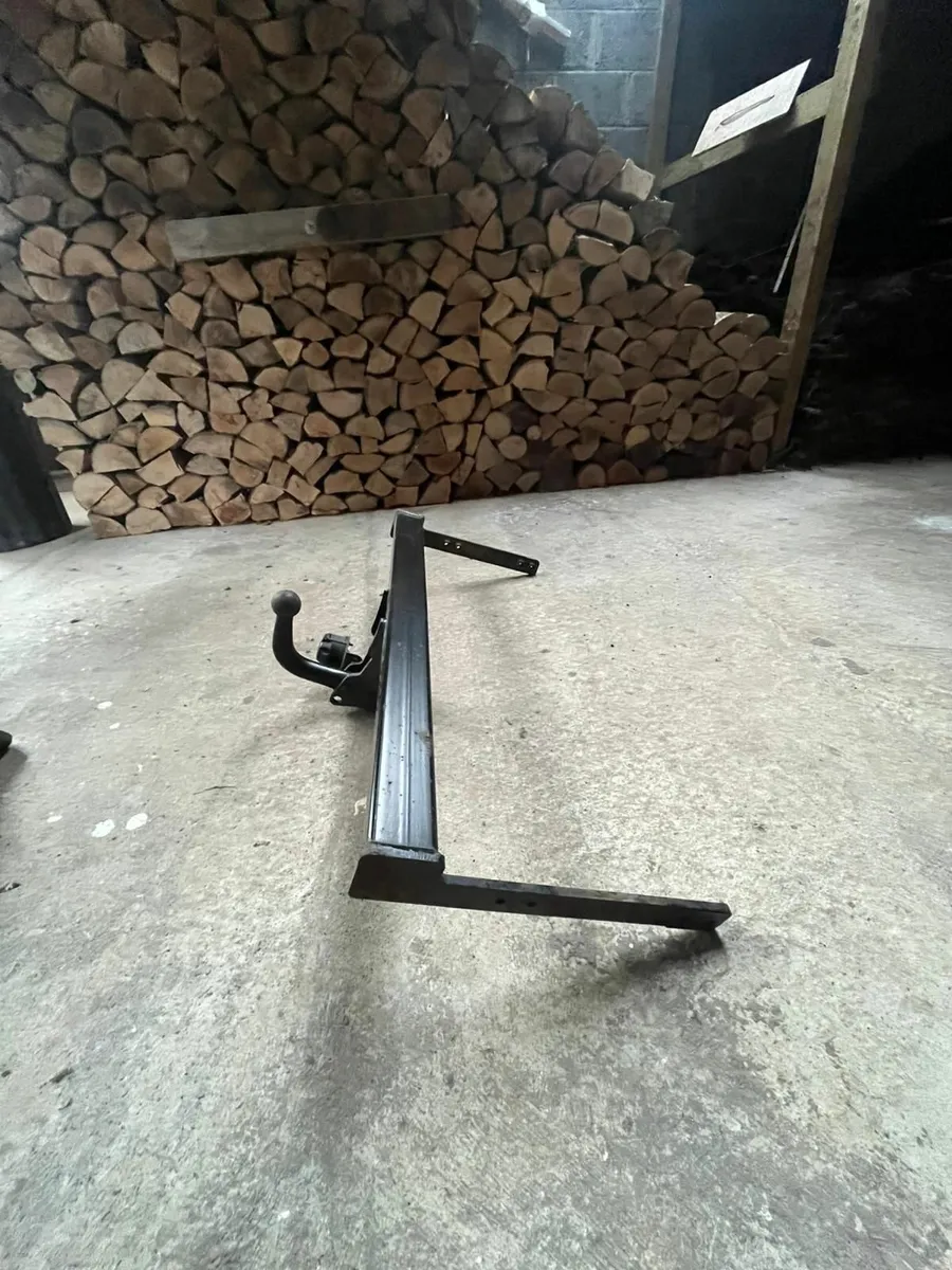 Tow hitch - Image 3
