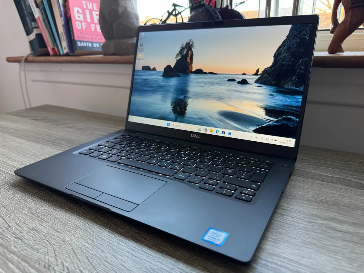 Dell Latitude 7400 14-inch laptop i5 | 8GB | 256GB - Image 1