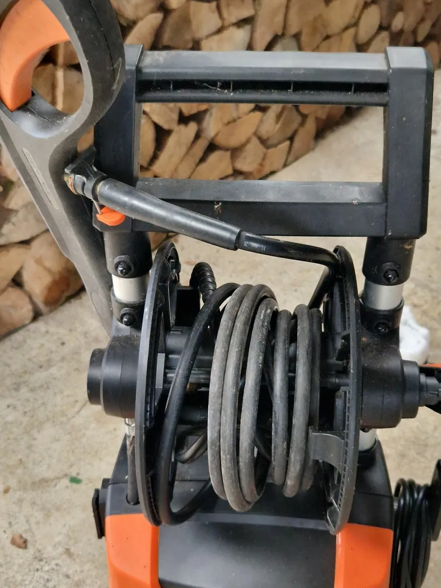 Power washer- almost new - Image 4