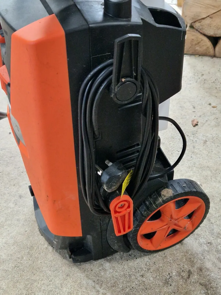 Power washer- almost new - Image 1
