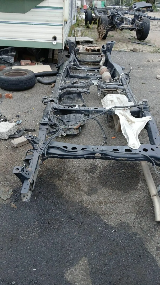 Toyota Hilux Chasis - Image 3