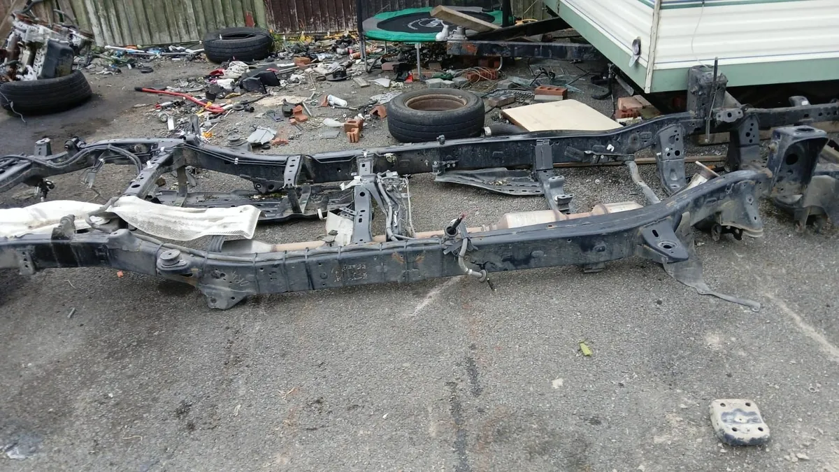 Toyota Hilux Chasis - Image 2