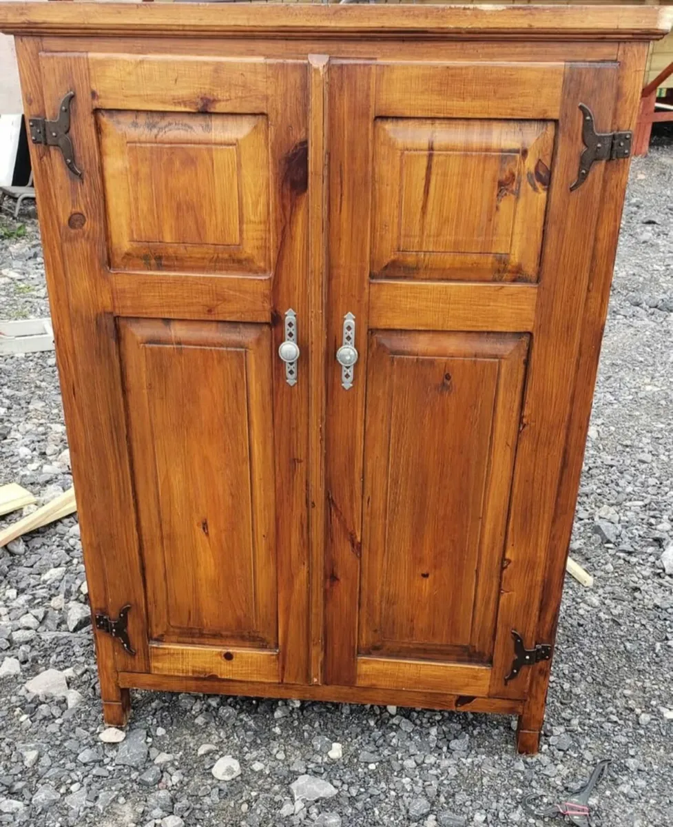 Solid oak small wardrobe with hanging rail