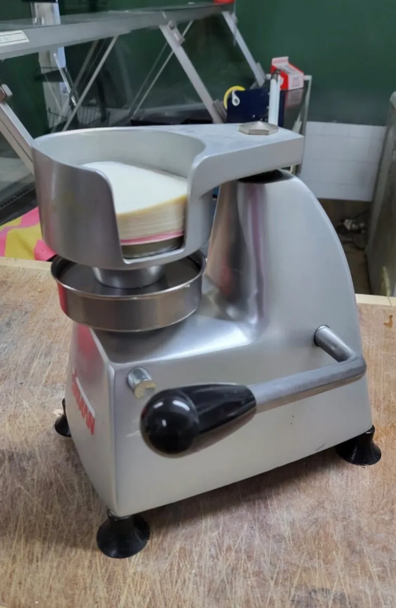 Butchers block & Burger Press. - Image 4