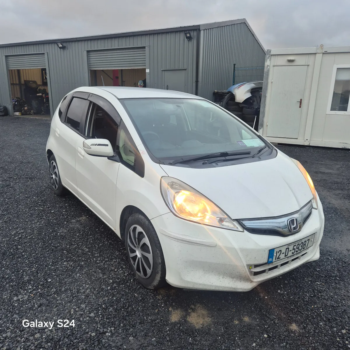 2012 honda fit hybrid auto - Image 3