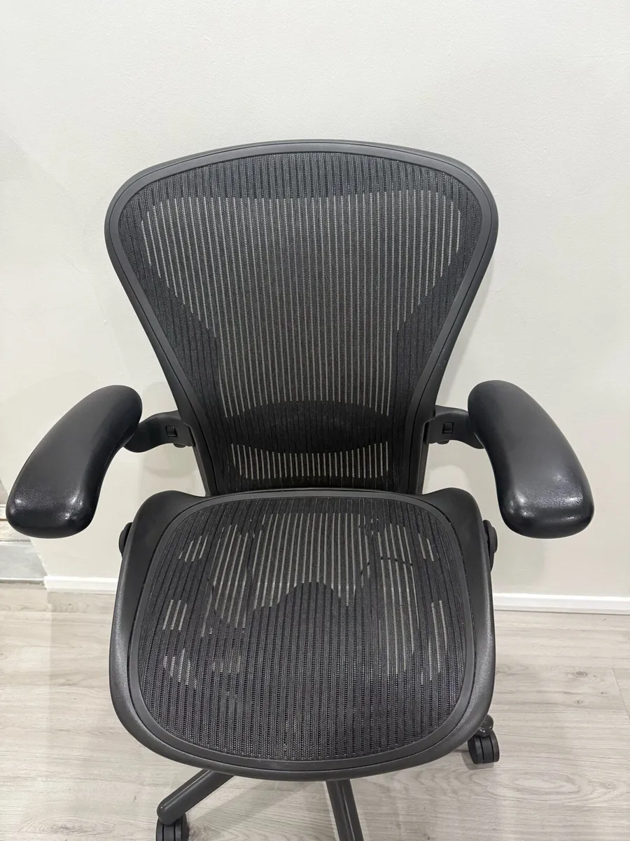 Herman Miller Aeron Office Chair - Image 2