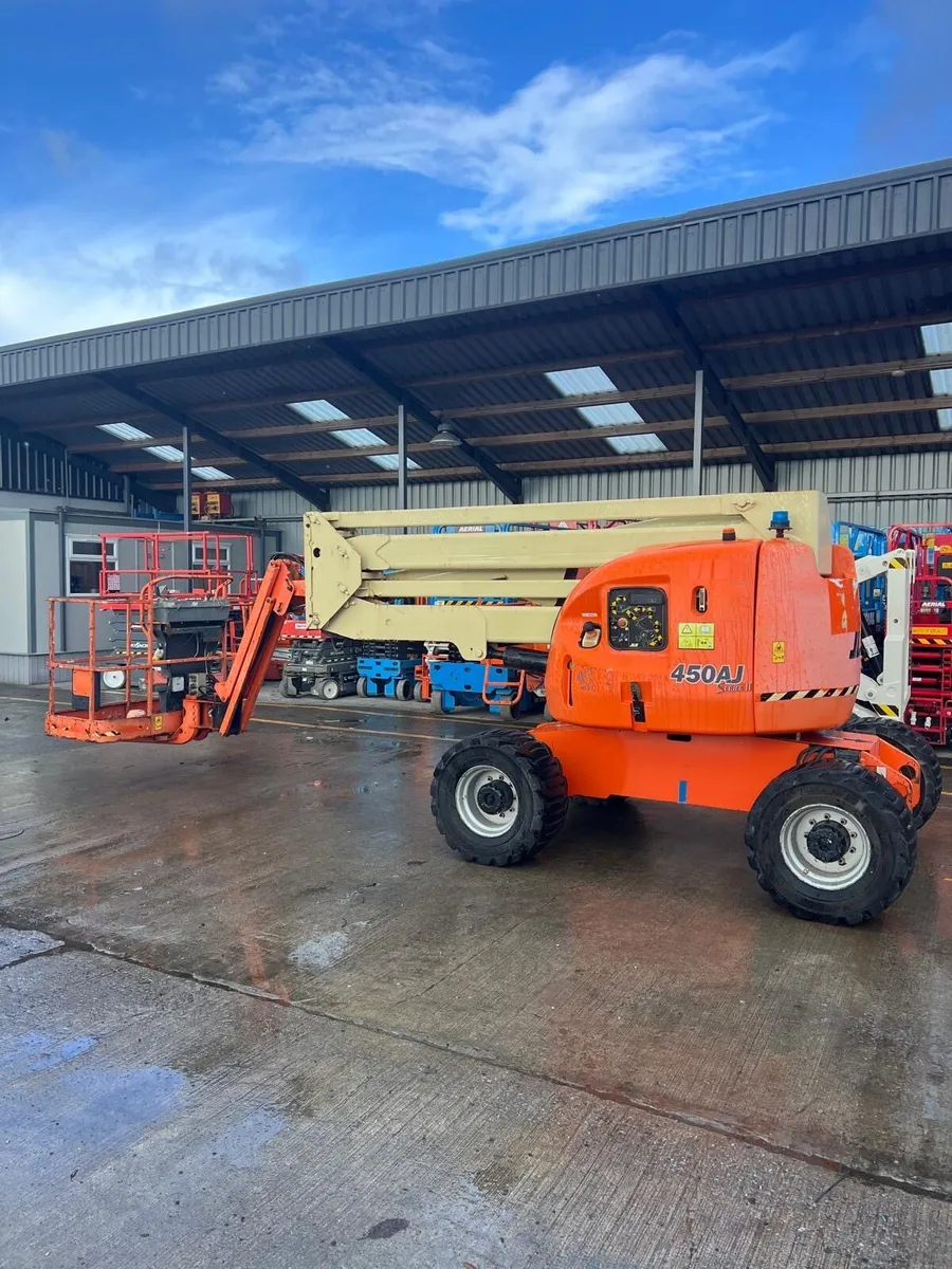 Cherry picker - Image 1