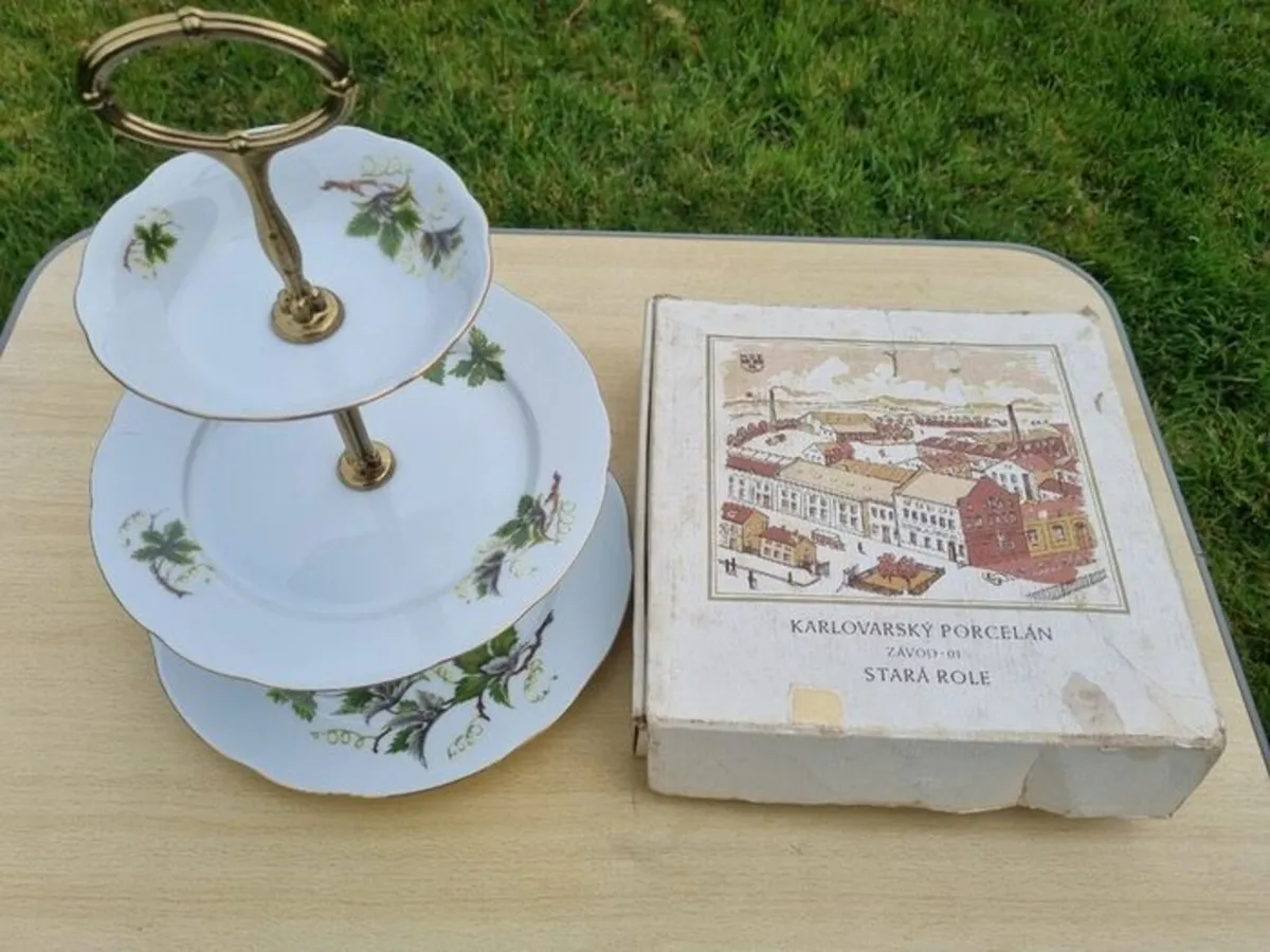 Vintage serving stand - Karlovarsky Porcelan Czech - Image 4