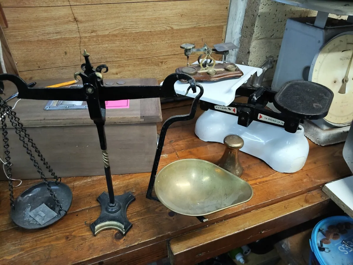 Antique weighing scales - Image 2