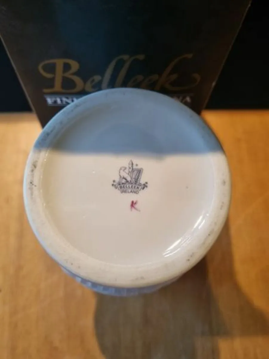 Belleek vase - Image 4
