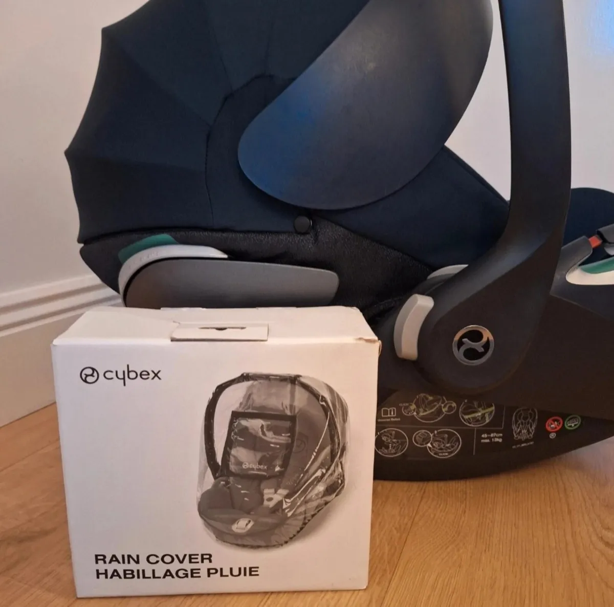 Cybex cloud Z2 i-Size Car Seat + Newborn Inlay - Image 2