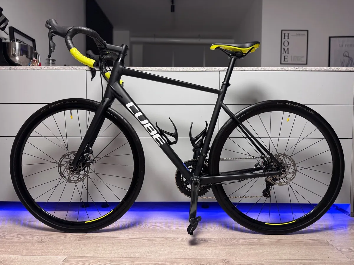 CUBE Attain Race Road Bike (Like New) - Image 2