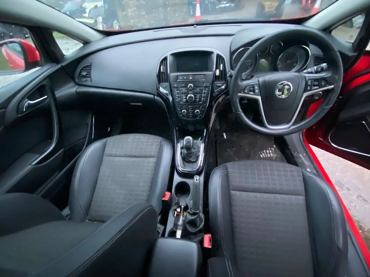 🟢2016 VAUXHALL ASTRA ⚠️BREAKING FOR PARTS⚠️ - Image 3