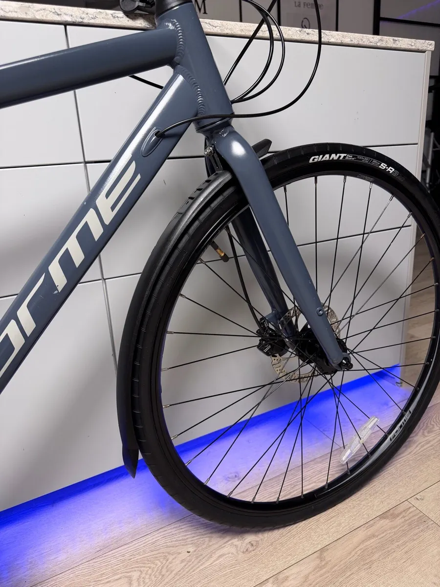 FORME Winster 1 Hybrid Bike - Image 3