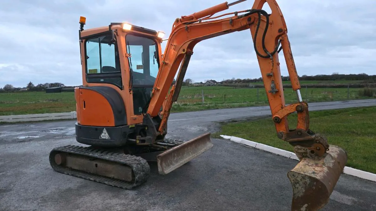 Mini Digger - Image 2