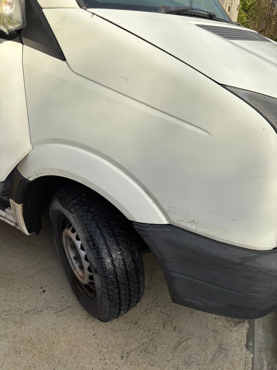 Volkswagen Crafter 2011 - Image 2