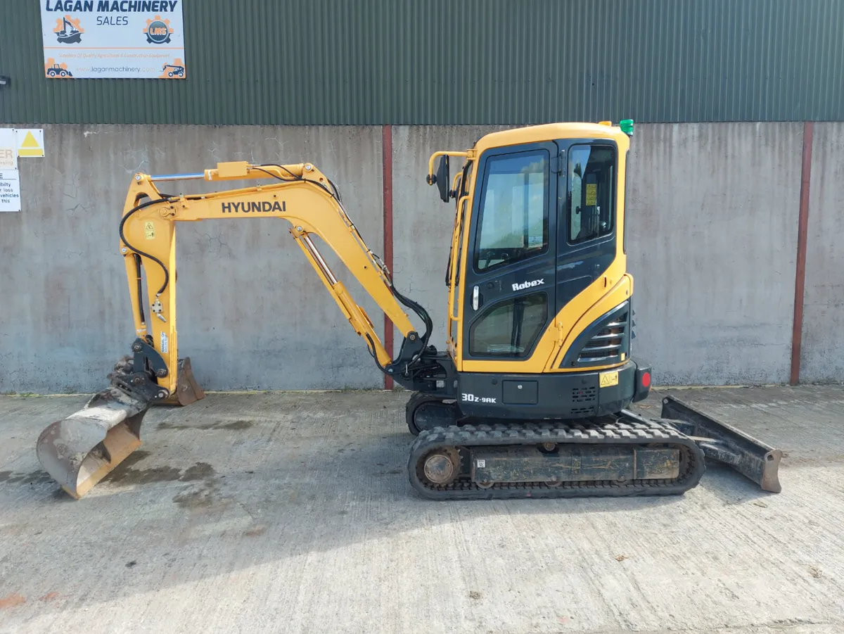 Mini digger - Image 1