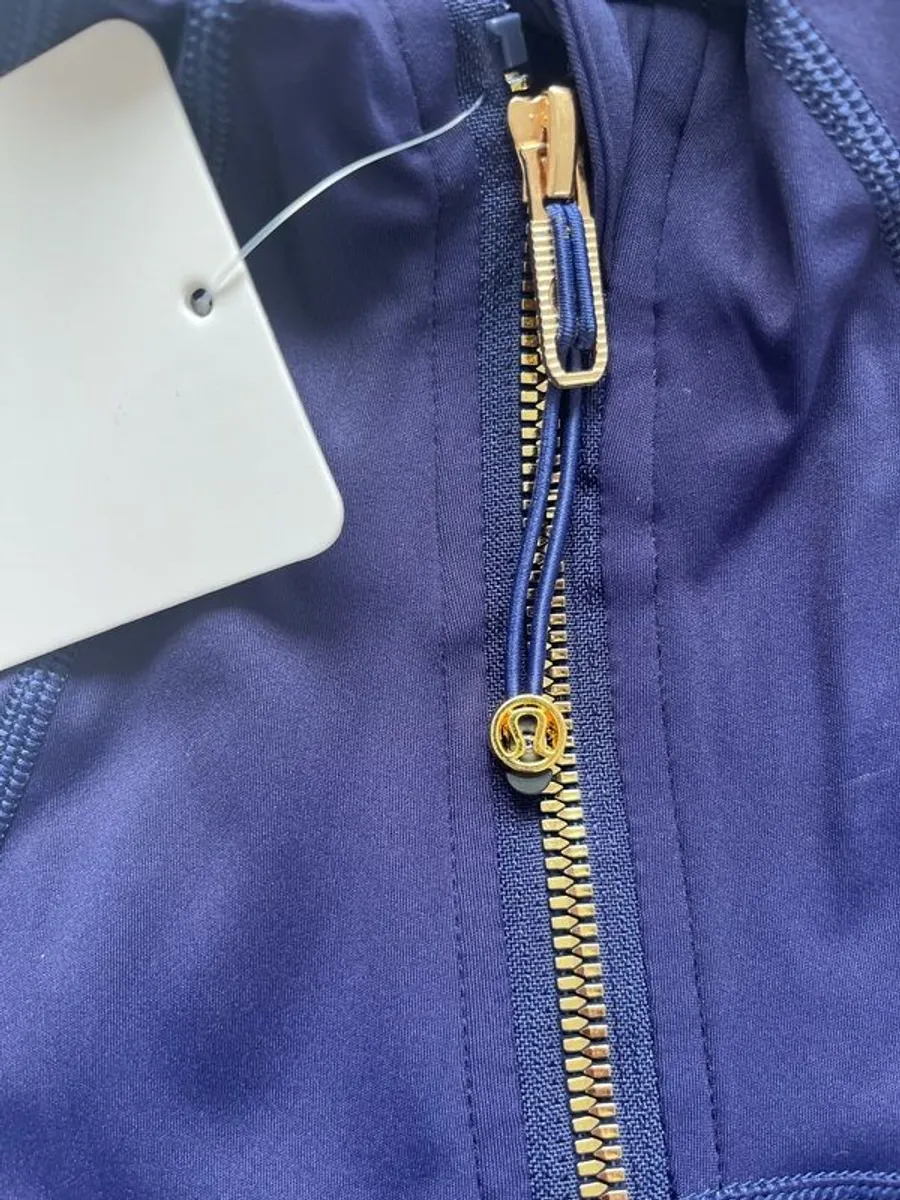 lululemon navy zip - Image 3