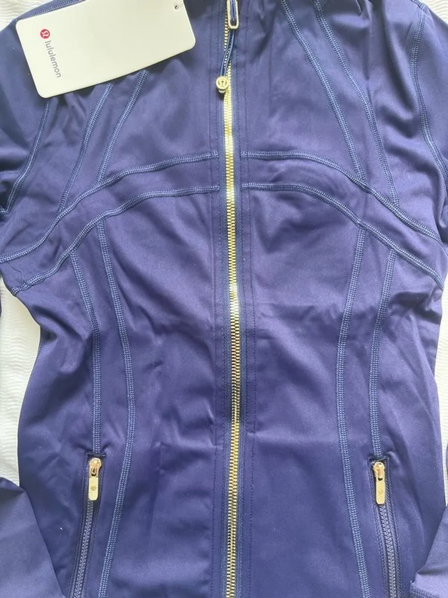 lululemon navy zip - Image 4